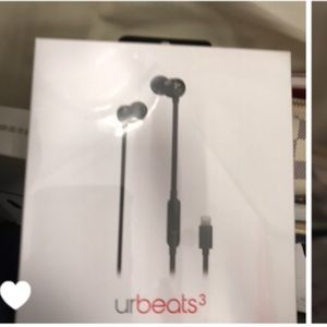 BEATS Headphones -urbeats3 BLACK color
